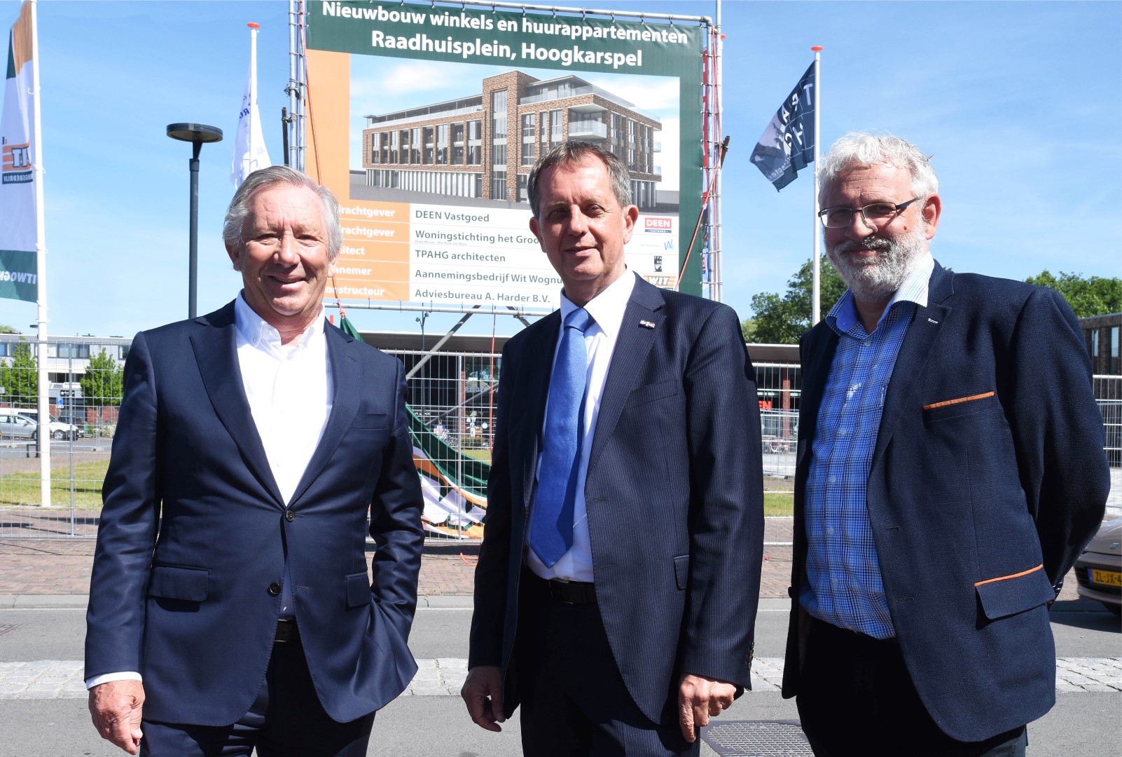 onthulling bord middengebouw
